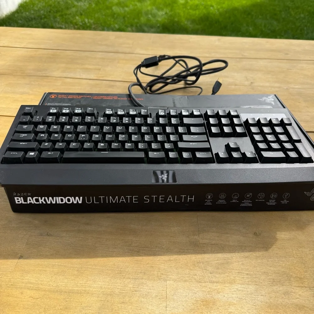 Razer BLACKWIDOW ULTIMATE Keyboard 2016 limited edition